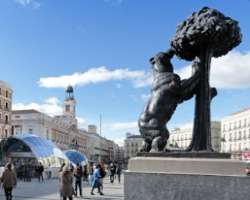 There is also a monument of the Bear and the Strawberry Tree on the square.